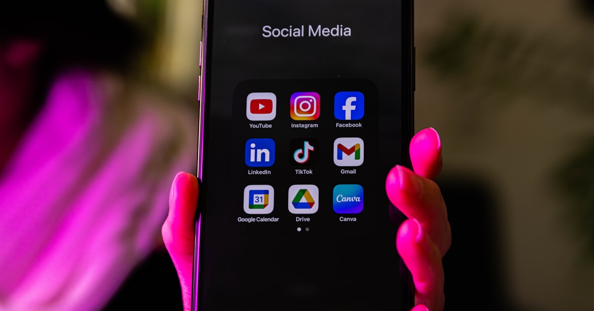 Dziecko w mediach społecznościowych - ustawienia TikTok, Instagram, Snapchat